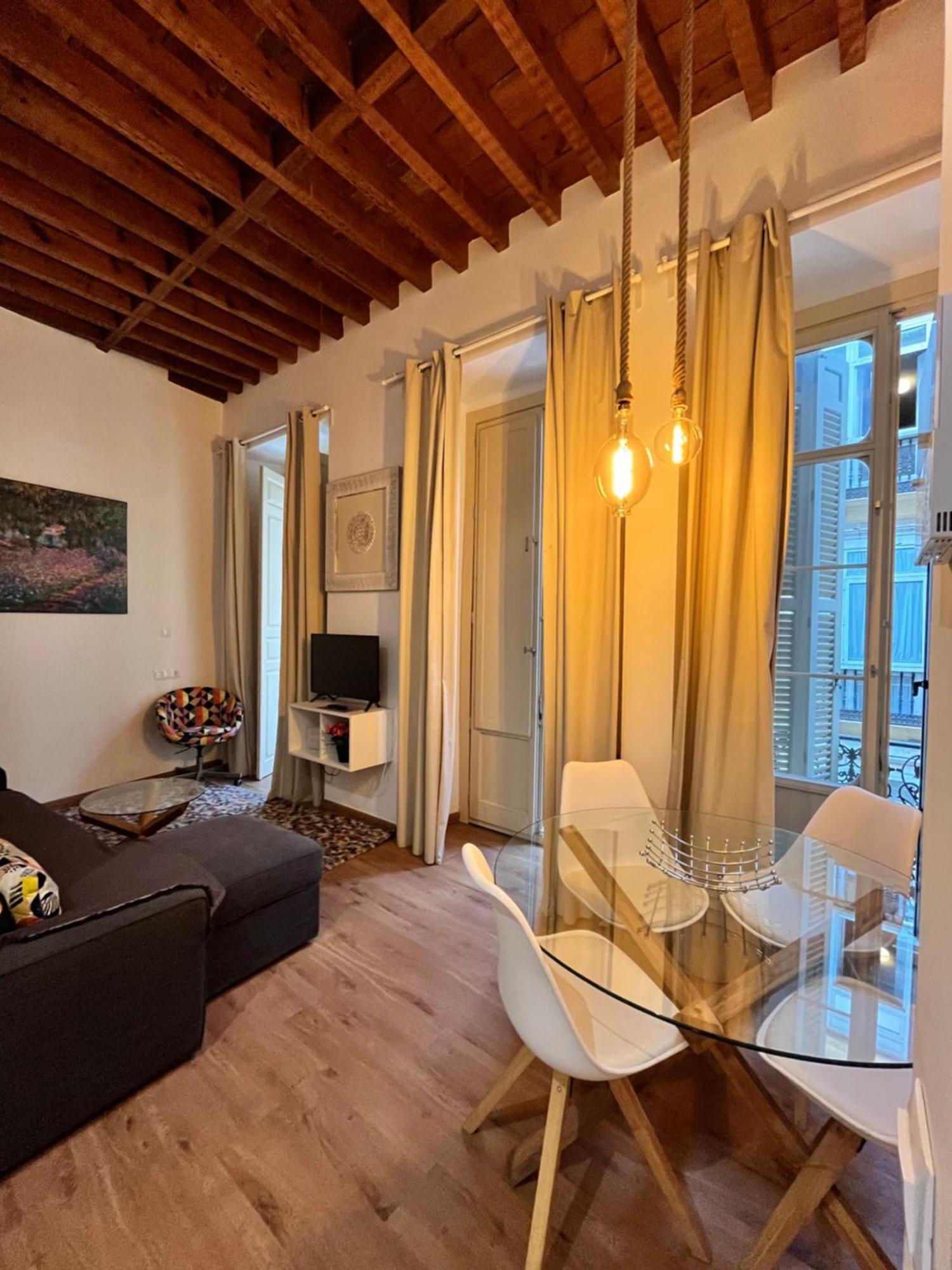Premium Malaga Center Apartment Luaran gambar