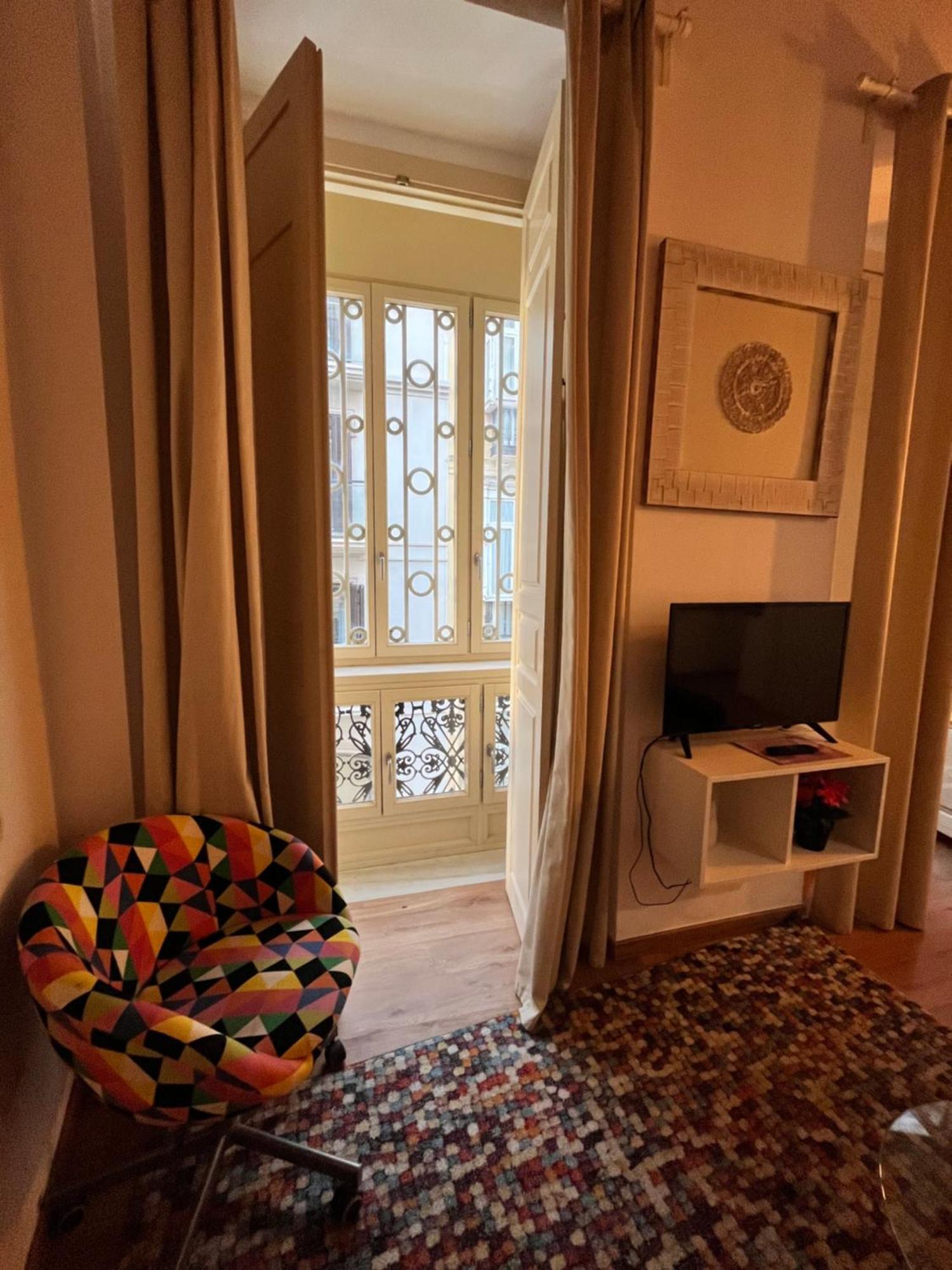 Premium Malaga Center Apartment Luaran gambar